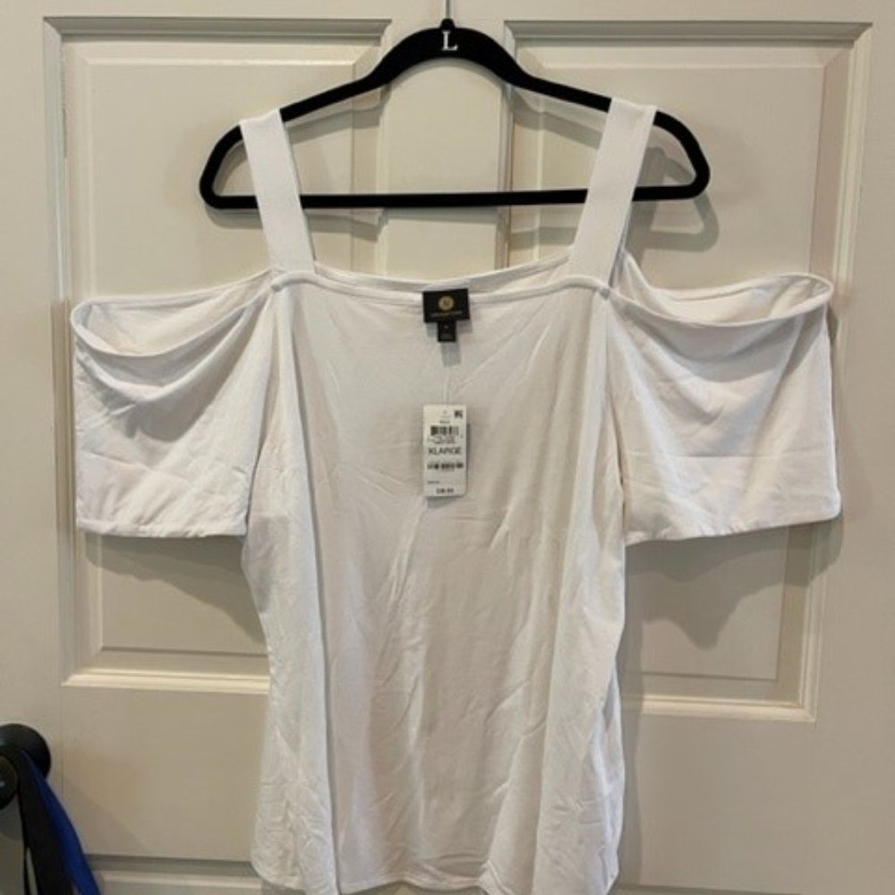 NWT White Cold Shoulder Top Size XL
